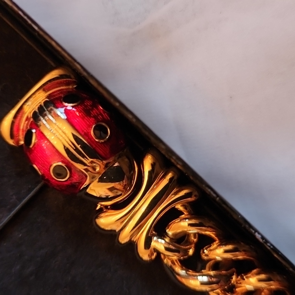 GORGEOUS JOAN RIVERS LADYBUG BRACELET PRE-OWNED